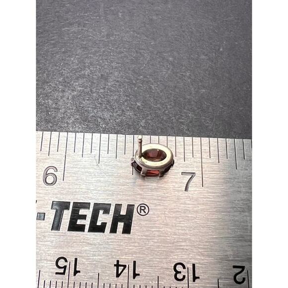 Oval cut red zircon sterling silver stud earrings - Picture 9 of 11